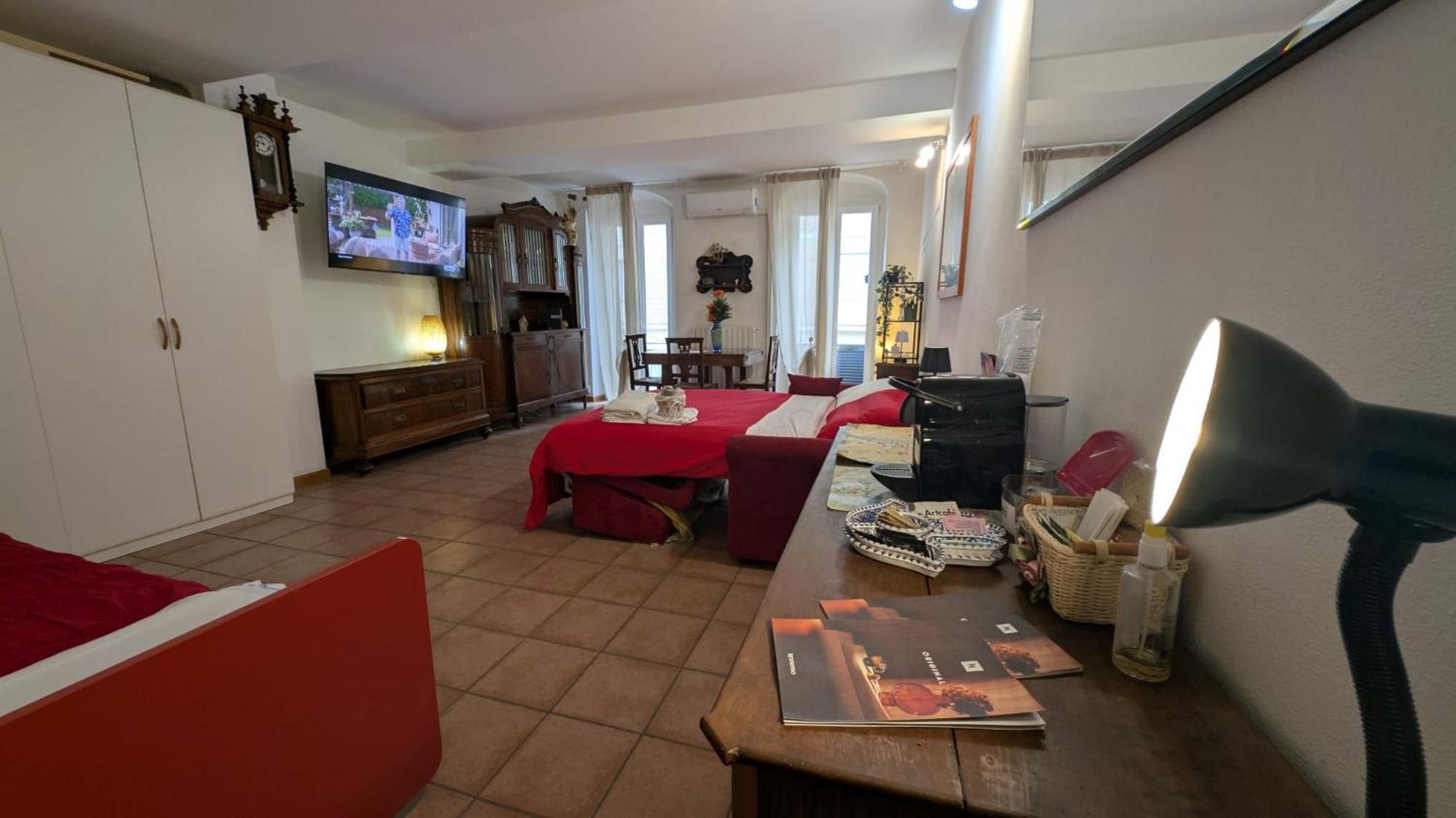Timeless Home Deluxe Smart Cinema Suite With Netflix & Disney Парма Экстерьер фото